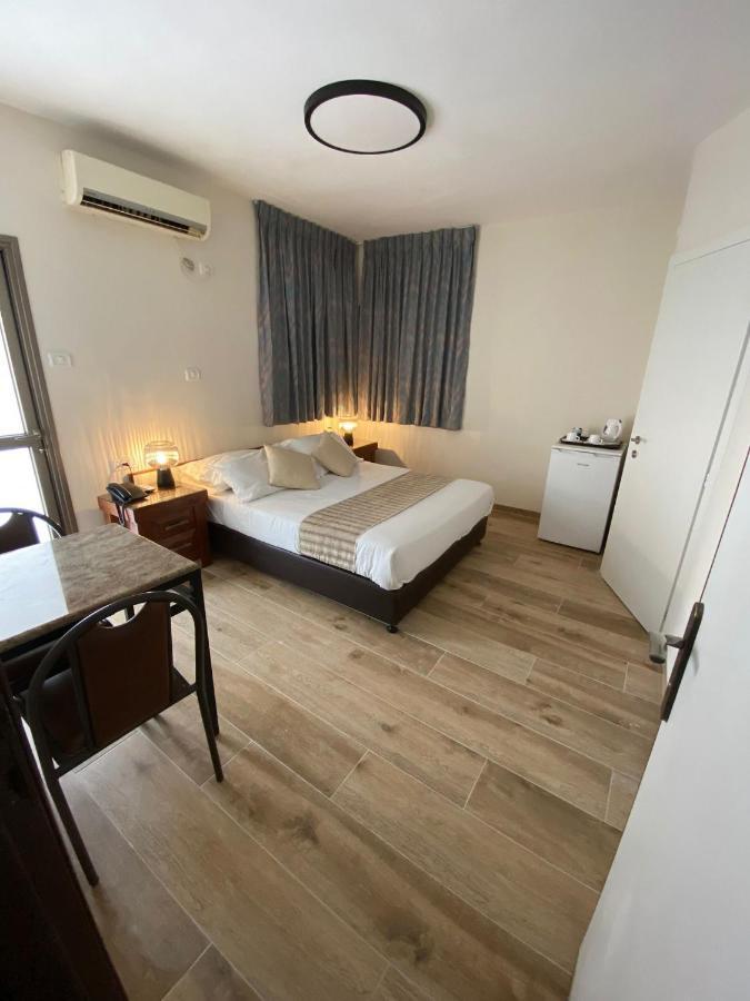 Berger Hotel Тверия Экстерьер фото