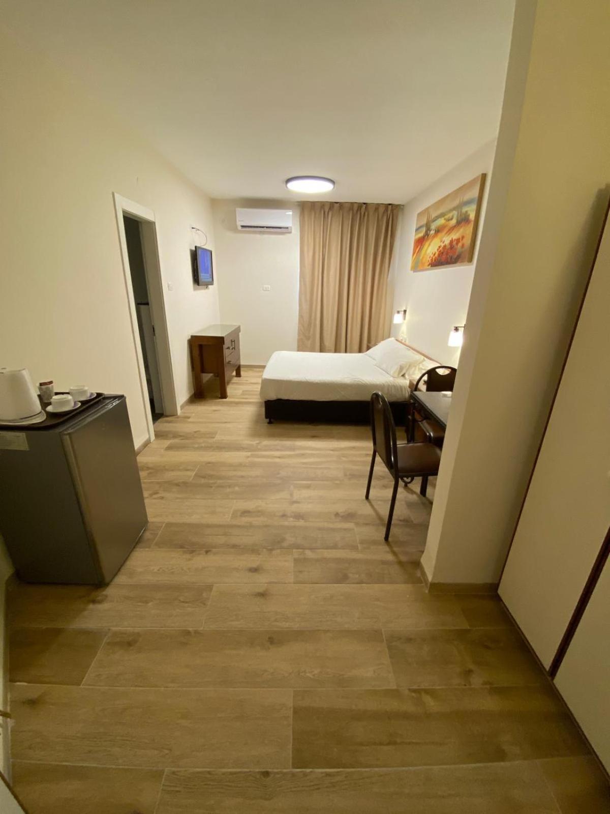Berger Hotel Тверия Экстерьер фото