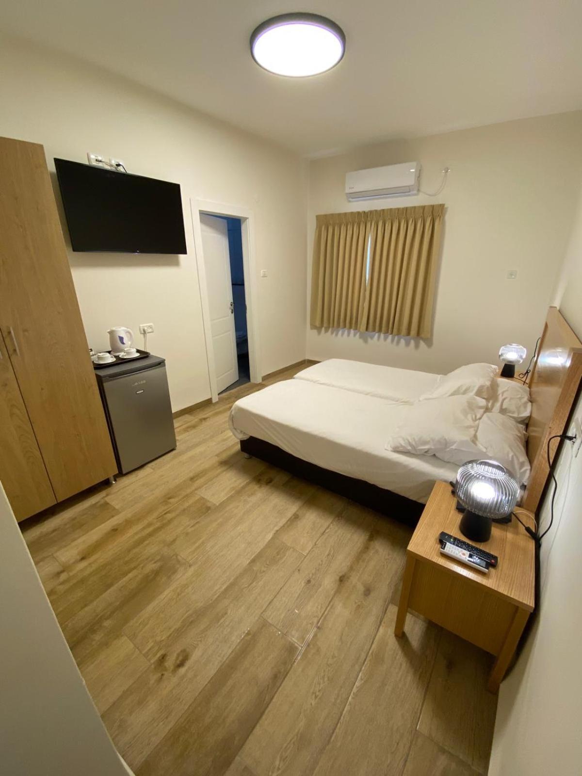 Berger Hotel Тверия Экстерьер фото