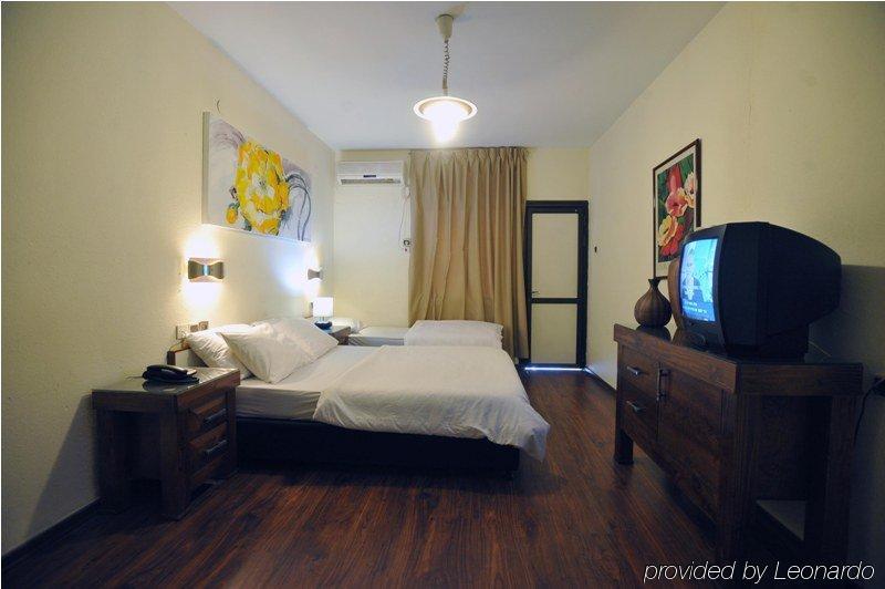Berger Hotel Тверия Экстерьер фото
